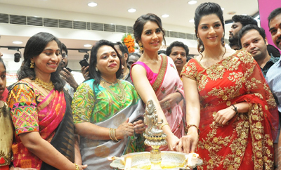 Rashi Khanna & Mehreen Launches KLM Fashion Mall
