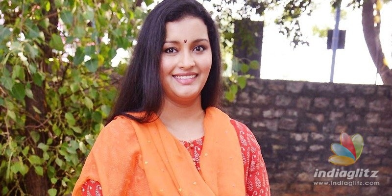 రేణుదేశాయ్ తప్పుకున్నారా?