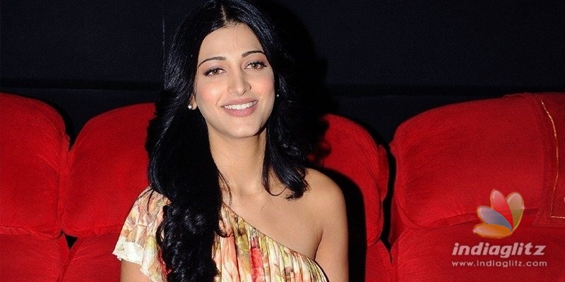 Is Sruthi Haasan part of Vakeel Saab, wonder PK fans