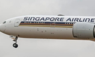Singapore Airlines Flight Encounters Severe Turbulence, One Fatality, Multiple Injuries