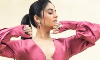 Pic Talk Sreemukhi dazzles in pink