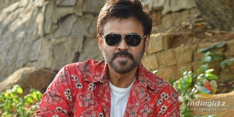 Venkatesh, his wife, daughters pose with Samantha