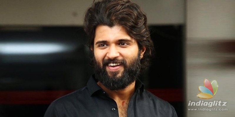 Vijay Deverakonda complaints about his mother!