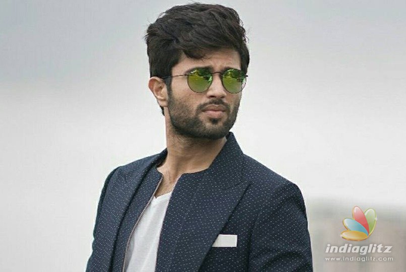 Vijay Devarakonda refuses to say sorry to Savitris fans