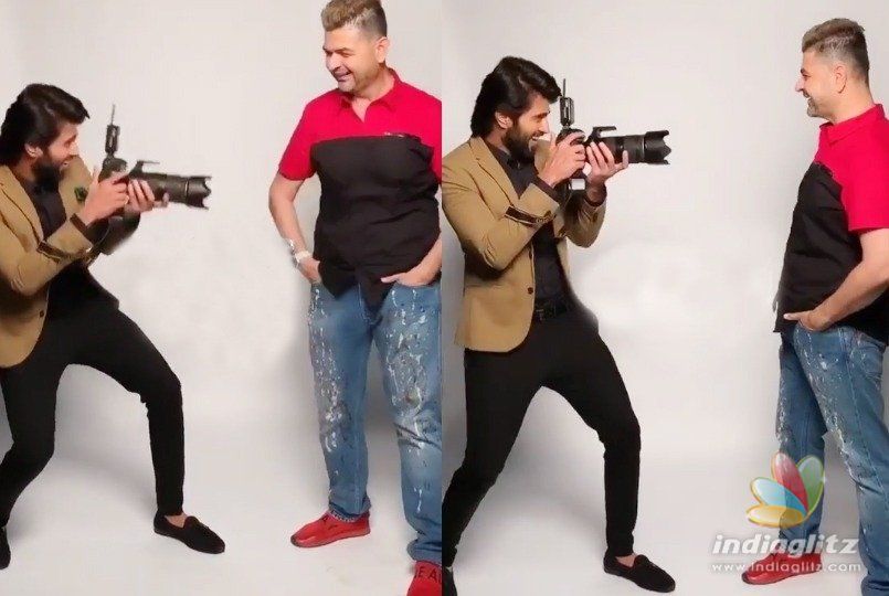 Fun Time: Deverakonda shoots celeb photographer